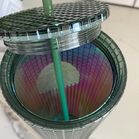 NWT Starbucks Fall 2022 Green ‘Rainforest Grid’ Iridescent Venti Tumblers 20 Oz - Picture 6 of 6
